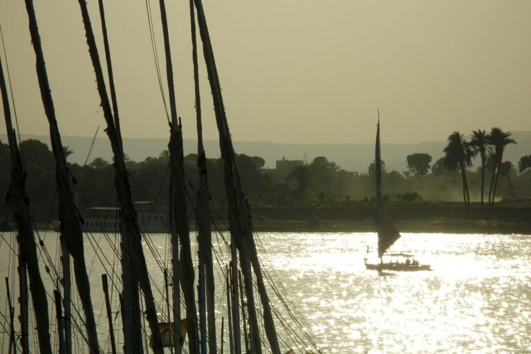 Felouque au coucher du soleil et dîner